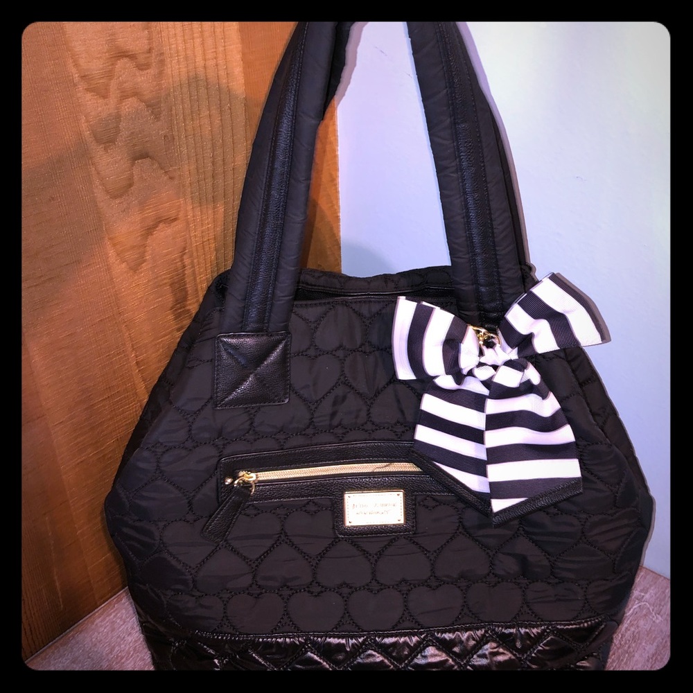Black Hearts Betsey Bag